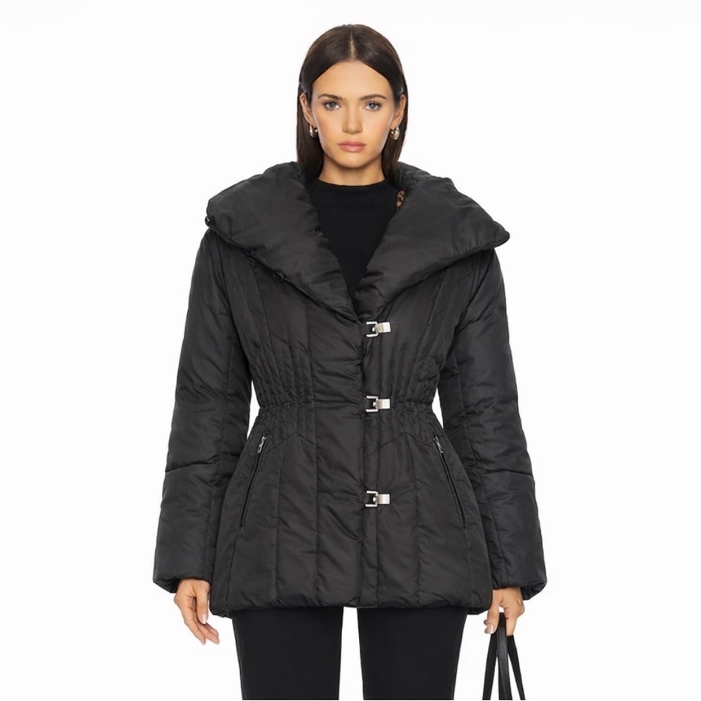 Vintage VTG Marvin Richards Women's Black Puffer Coat with Toggle Closures